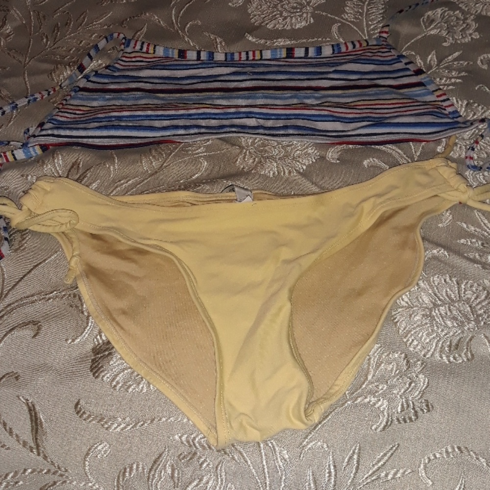 American eagle bottoms and old navy top swim suit